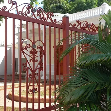 Mansion Lujosa Con Piscina En Manga *