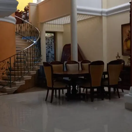Mansión Lujosa Con Piscina En Manga Cartagena
